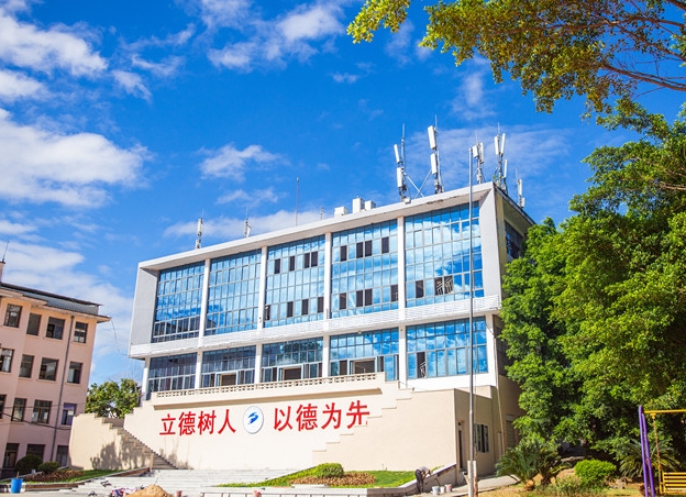 校園環(huán)境