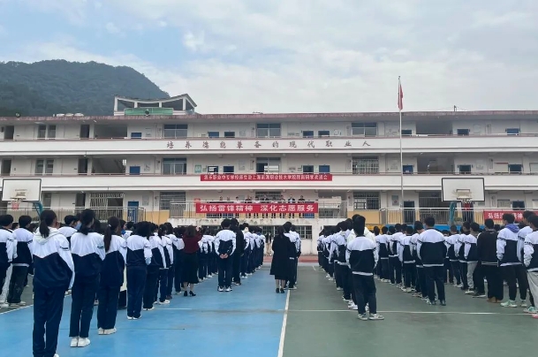 將樂(lè)職業(yè)中專學(xué)校師生赴上海跟崗研學(xué)