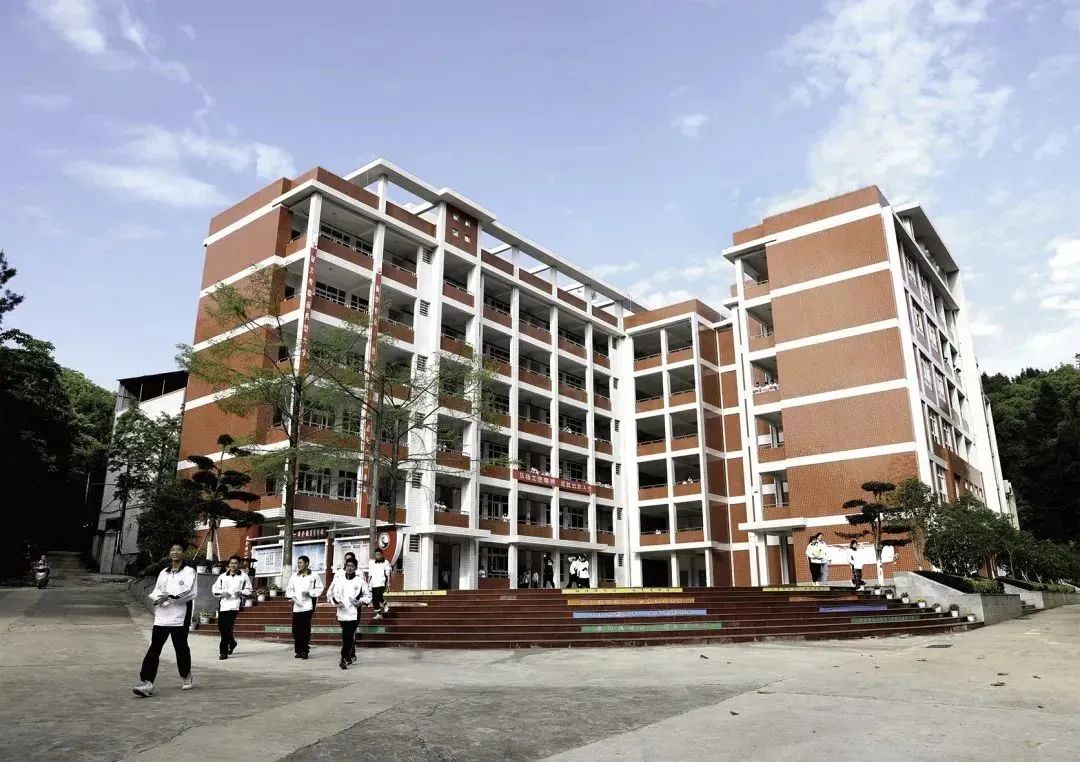 福建中職升學資訊：福建九地市中職升學率排名第一的學校來了!