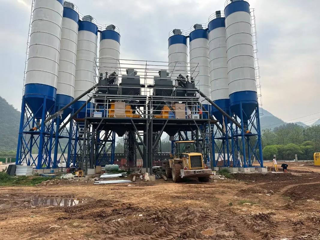 雙HZS180混凝土攪拌站高效落成，助力建筑機械裝備升級